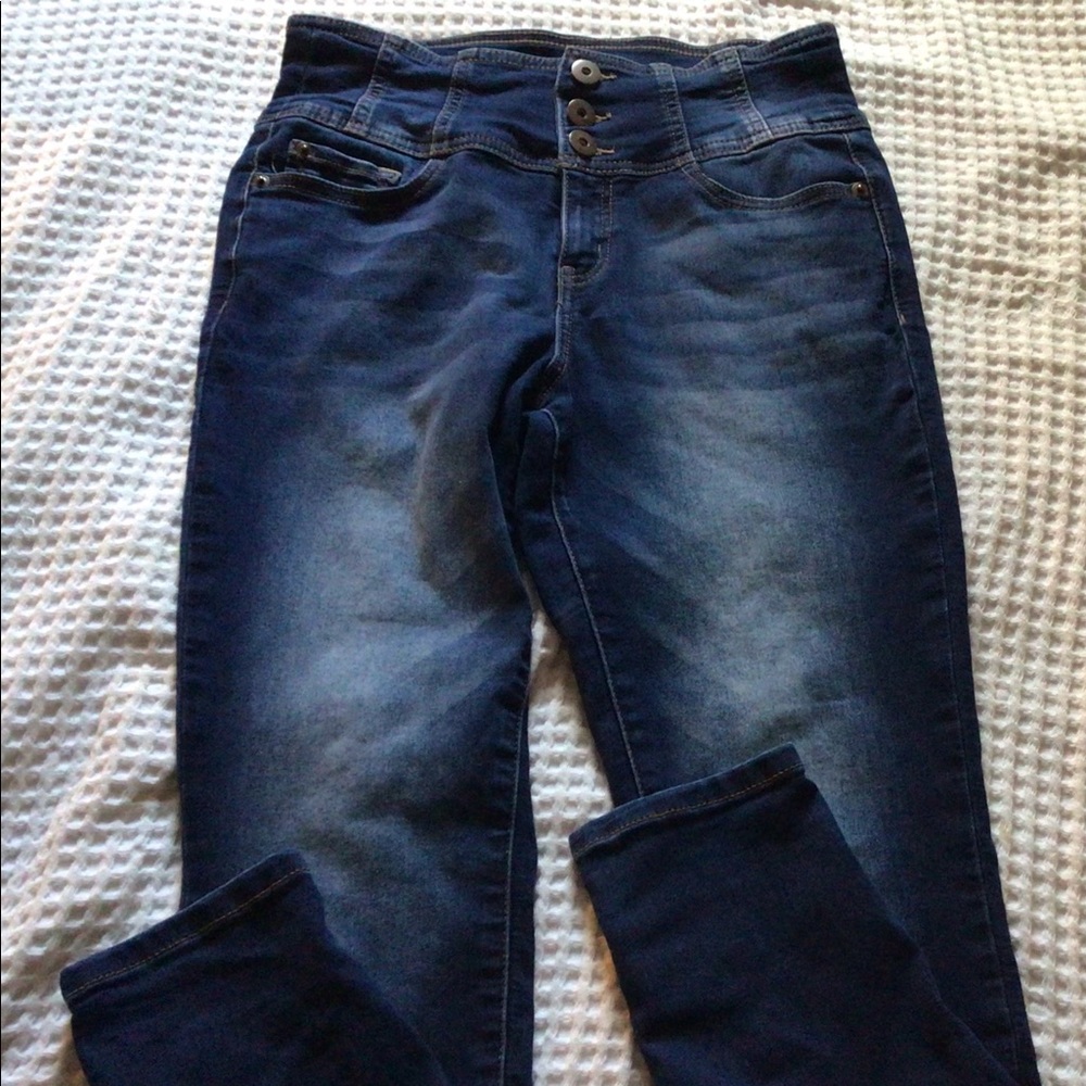 No Boundaries High Rise Jeans
